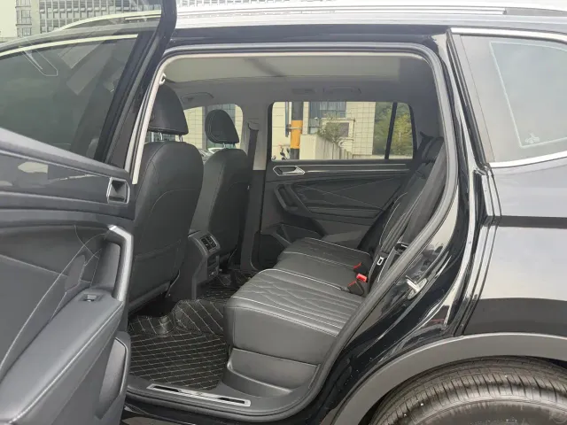 Volkswagen Tiguan L — Фото автомобиля 7
