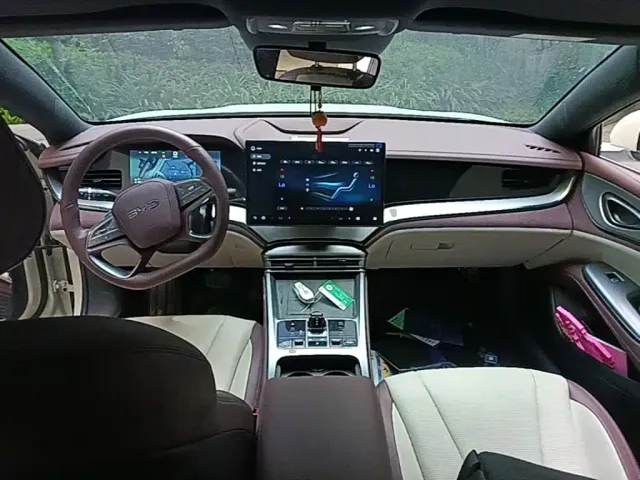 BYD Seal 07 DM-i — Фото автомобиля 9