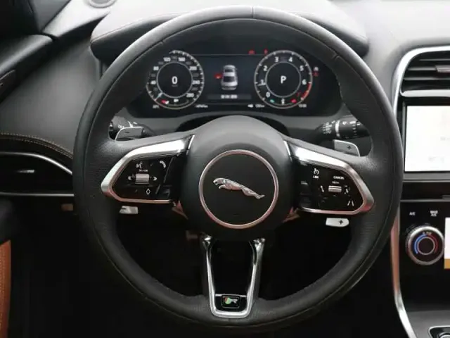 Jaguar XEL — Фото автомобиля 7