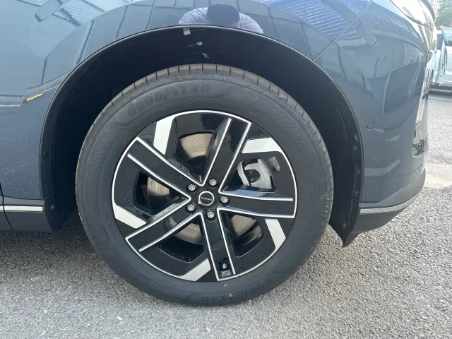 Volvo XC70 Plug-in Hybrid — Фото автомобиля 22