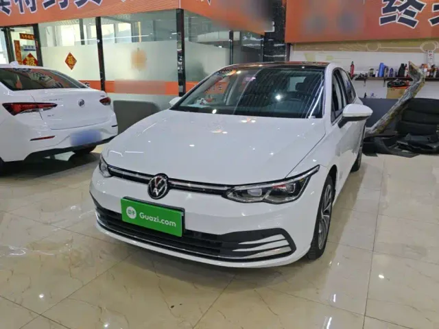 Фотография автомобиля — Volkswagen Golf