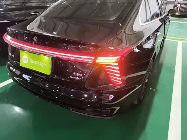 Hongqi H5 PHEV — Фото автомобиля 7