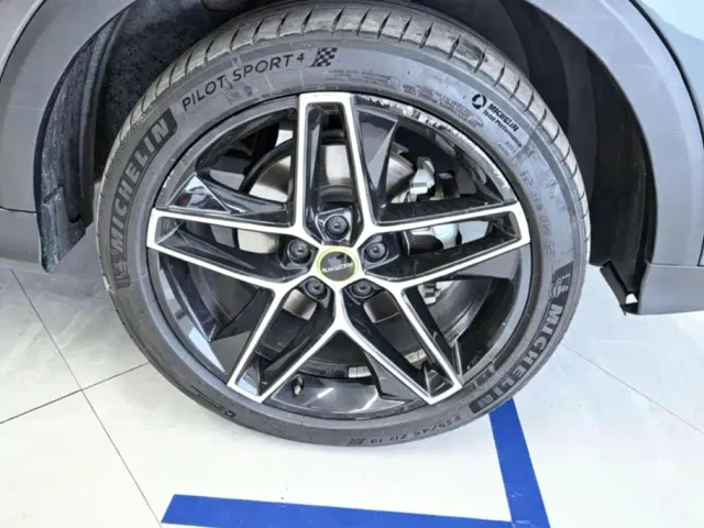Roewe RX5 — Фото автомобиля 6