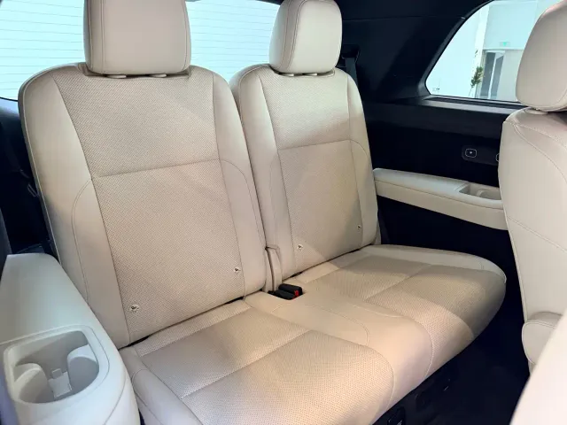Li Auto L9 — Фото автомобиля 16