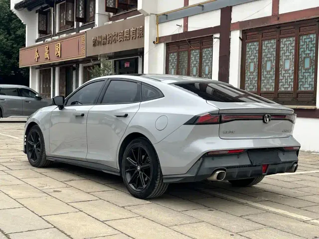 Changan UNI-V — Фото автомобиля 5