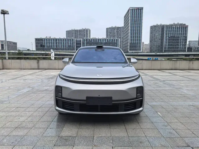 Li Auto L7 — Фото автомобиля 2