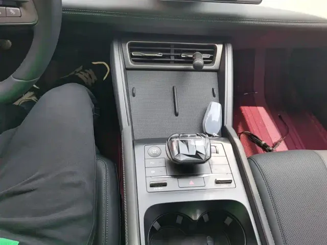 BYD Qin L — Фото автомобиля 13
