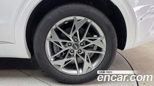 Genesis GV70 — Фото автомобиля 6