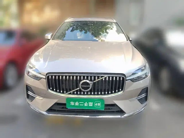 Volvo XC60 — Фото автомобиля 2