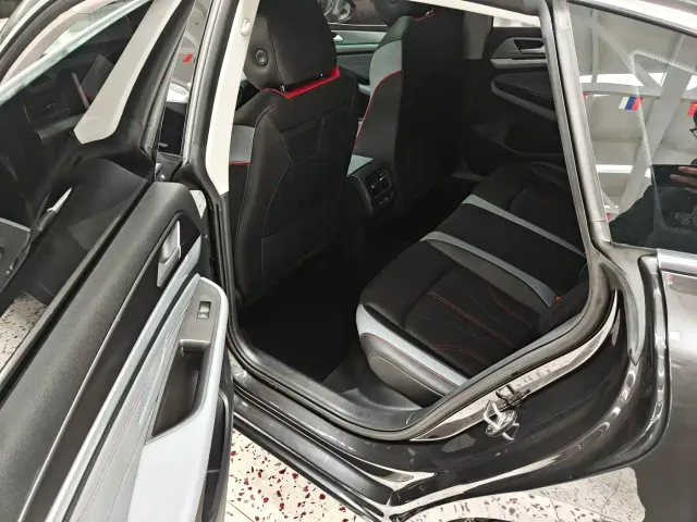Volkswagen Lamando — Фото автомобиля 11