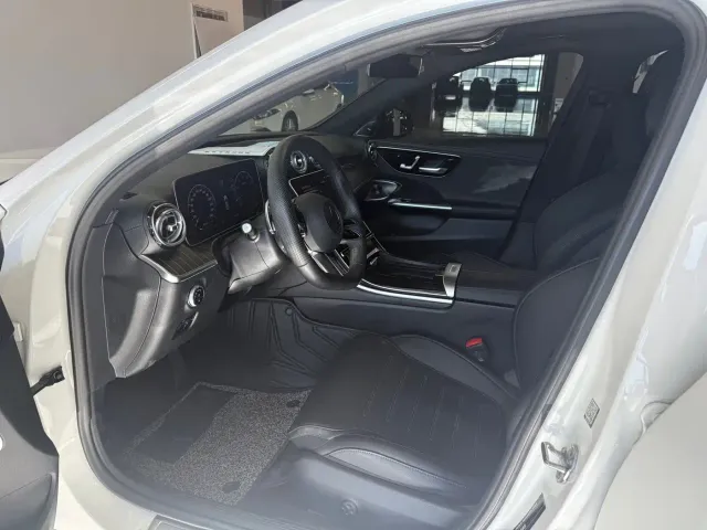 Mercedes-Benz C-Class — Фото автомобиля 6
