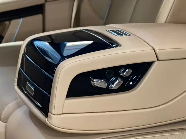 Rolls-Royce Ghost — Фото автомобиля 17