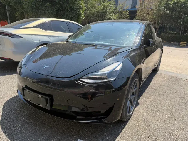 Фотография автомобиля — Tesla Model 3
