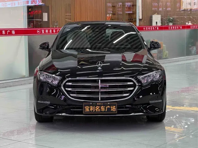 Фотография автомобиля — Mercedes-Benz E-Class