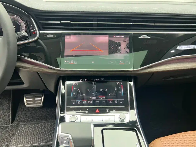 Audi Q7 — Фото автомобиля 15