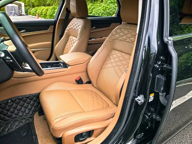 Jaguar XFL — Фото автомобиля 12