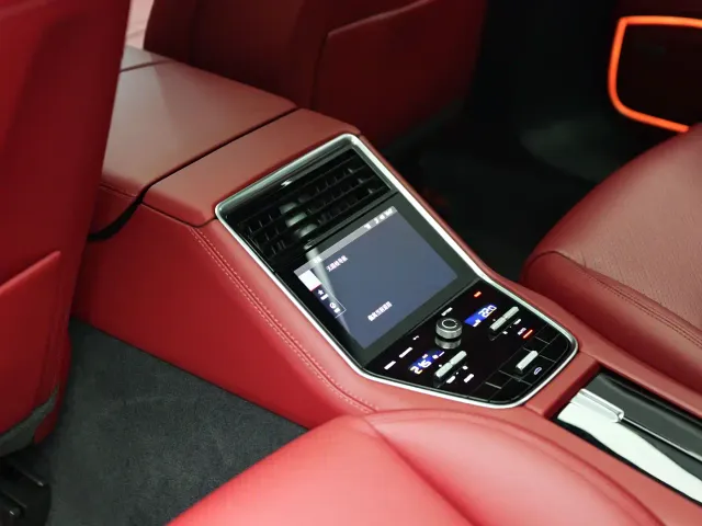 Porsche Panamera — Фото автомобиля 10
