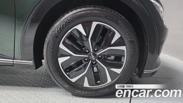Kia EV6 Standard — Фото автомобиля 18