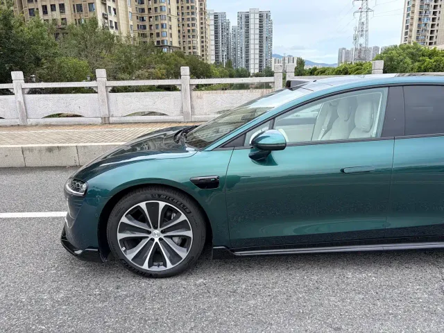 Luxeed S7 — Фото автомобиля 3