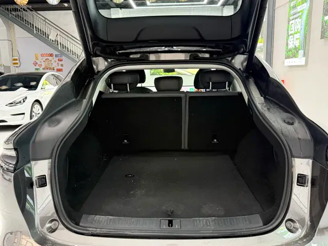 IM Motors LS6 — Фото автомобиля 15