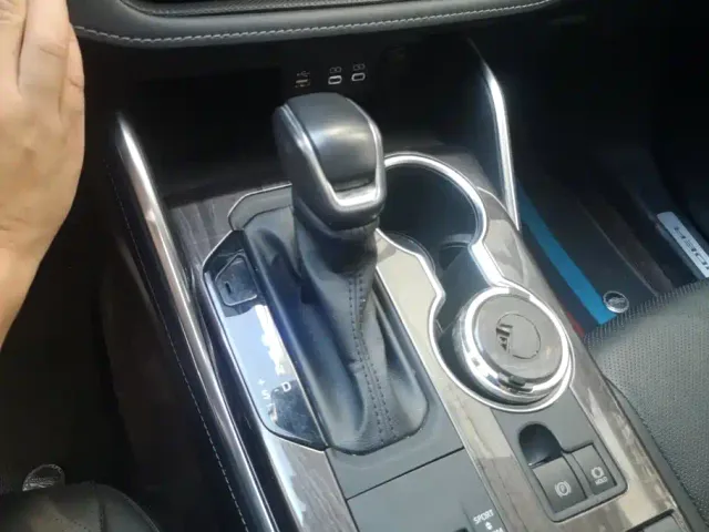 Toyota Highlander — Фото автомобиля 16