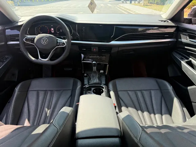 Volkswagen Passat — Фото автомобиля 15