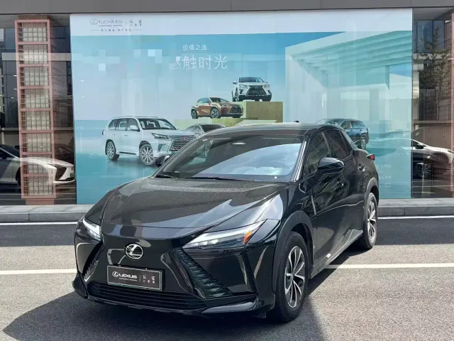 Фотография автомобиля — Lexus RZ