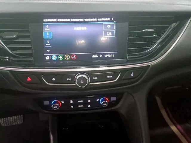 Buick Regal — Фото автомобиля 12