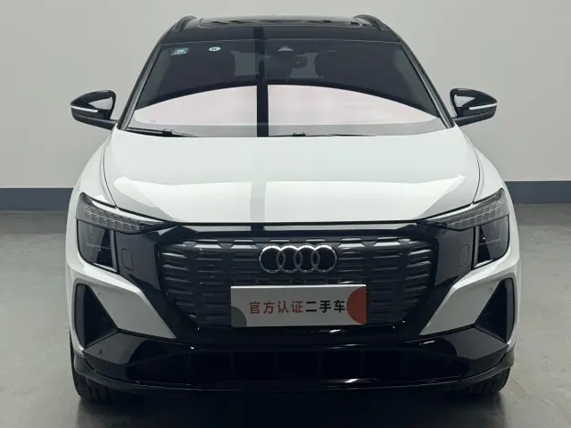 Audi Q5 e-tron — Фото автомобиля 3