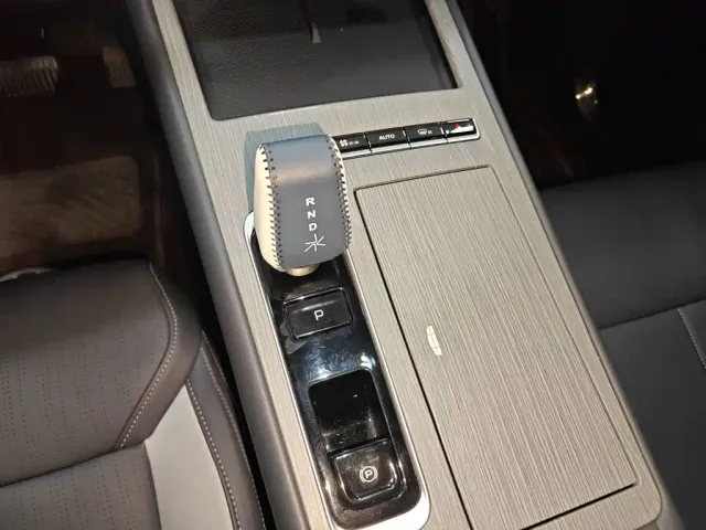 Geely Boyue L — Фото автомобиля 9