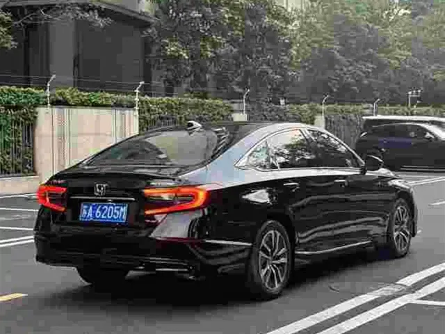 Honda Accord — Фото автомобиля 6