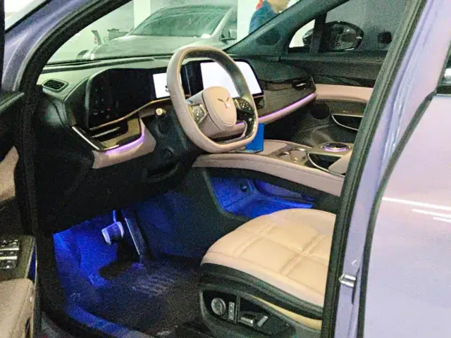 Hongqi Tian Gong 08 — Фото автомобиля 9
