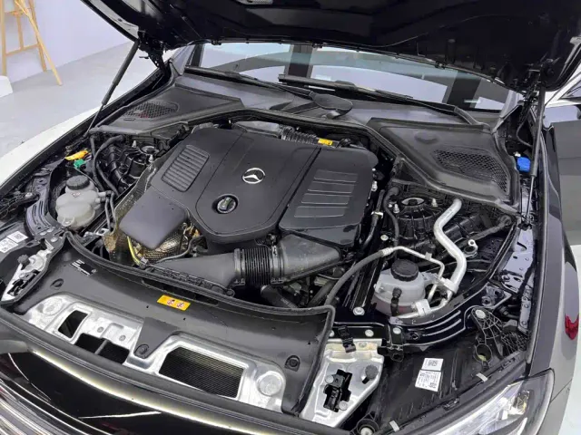 Mercedes-Benz E-Class — Фото автомобиля 24