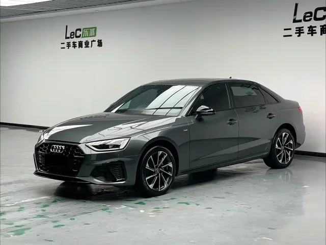 Фотография автомобиля — Audi A4L