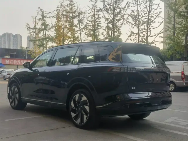 Dongfeng eπ 008 — Фото автомобиля 9