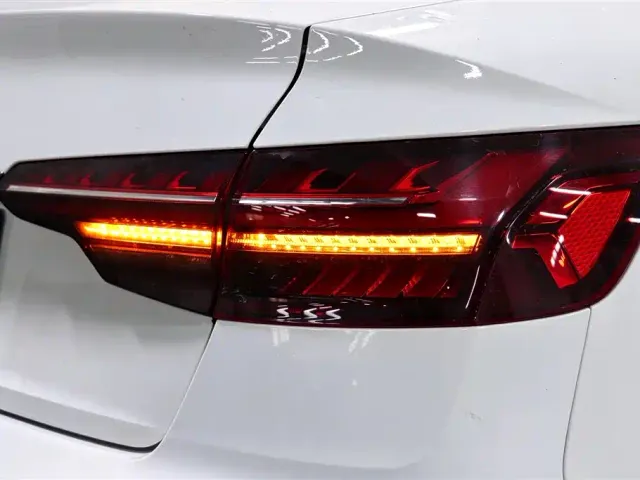 Audi A4L — Фото автомобиля 12