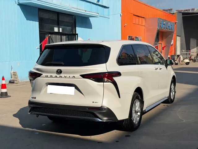 Toyota Granvia — Фото автомобиля 5