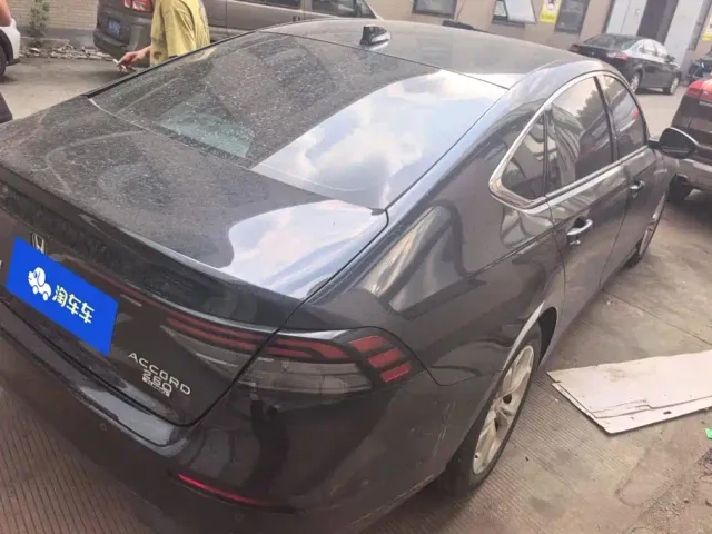 Honda Accord — Фото автомобиля 3