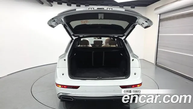 Audi Q5 45 TFSI quattro Premium — Фото автомобиля 18