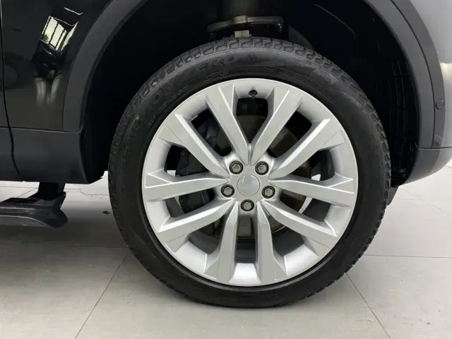 Land Rover Discovery — Фото автомобиля 7