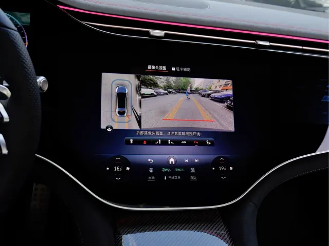Mercedes-Benz EQS AMG — Фото автомобиля 11