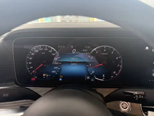 Mercedes-Benz E-Class — Фото автомобиля 7