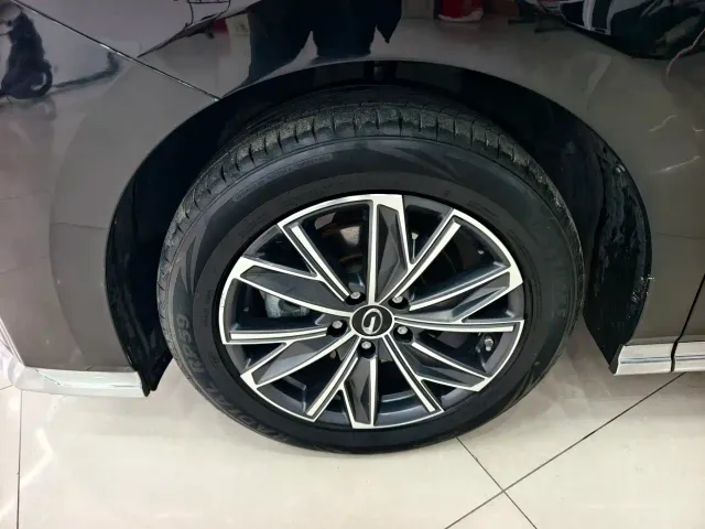 GAC Trumpchi M8 — Фото автомобиля 5