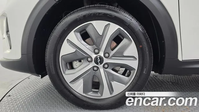 Kia Niro — Фото автомобиля 5