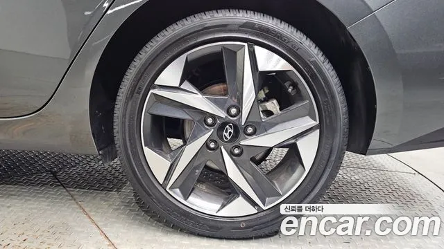 Hyundai AVANTE Avante (CN7) — Фото автомобиля 20
