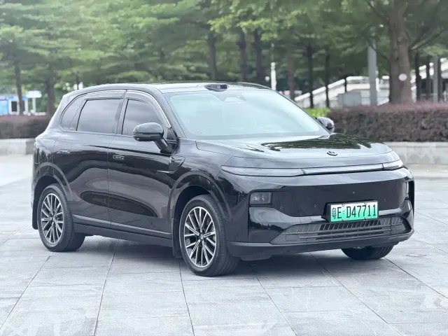 Leapmotor B10 — Фото автомобиля 3