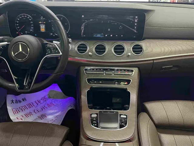 Mercedes-Benz E-Class — Фото автомобиля 11