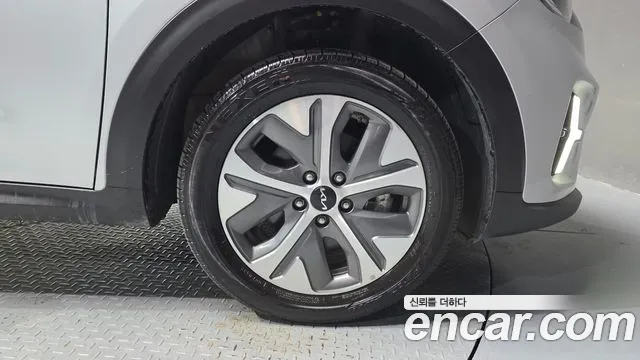 Kia Niro — Фото автомобиля 6