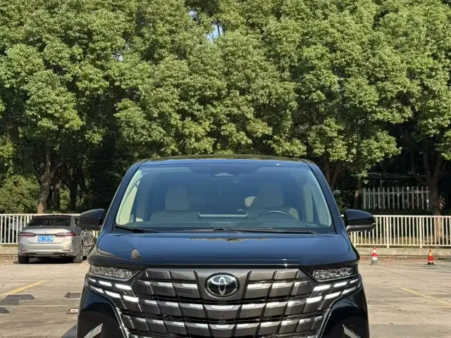 Фотография автомобиля — Toyota Alphard