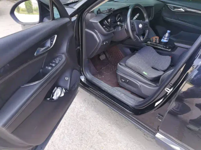 Buick Envision Plus — Фото автомобиля 13